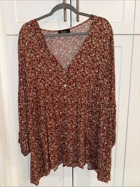 Button-Front Floral Tunic Top in Rust